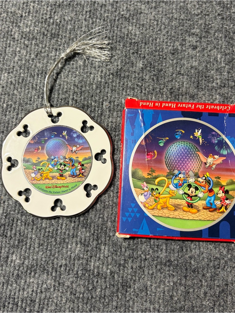 Walt Disney World EPCOT 2000 “Celebrate the Future Hand in Hand” ceramic ornamen